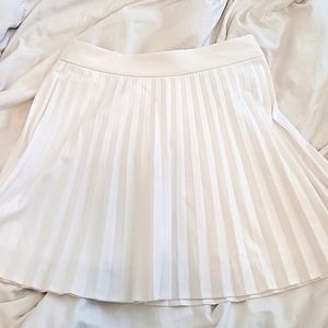 Aritzia Sunday Best Tabby White Pleated Skirt in White